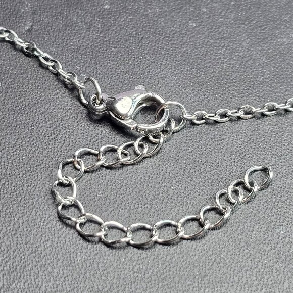 "Faith" Cross Pendant Necklace (NWOT) - Picture 4 of 4